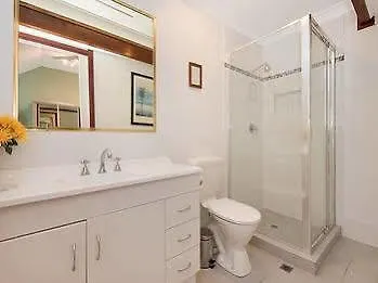Ainslie Manor Bed And Breakfast Redcliffe Australia