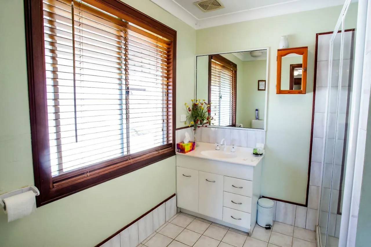 Ainslie Manor Bed And Breakfast Redcliffe 3*,  Australia